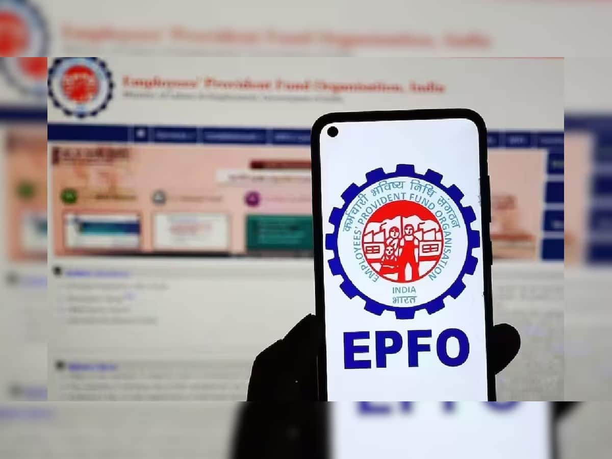 EPFO নতুন নিয়ম: আপনি UPI-এর মাধ্যমে PF টাকা তুলতে পারবেন, নতুন নিয়ম কখন কার্যকর হবে এবং আপনি কত টাকা তুলতে পারবেন তা জানুন।
