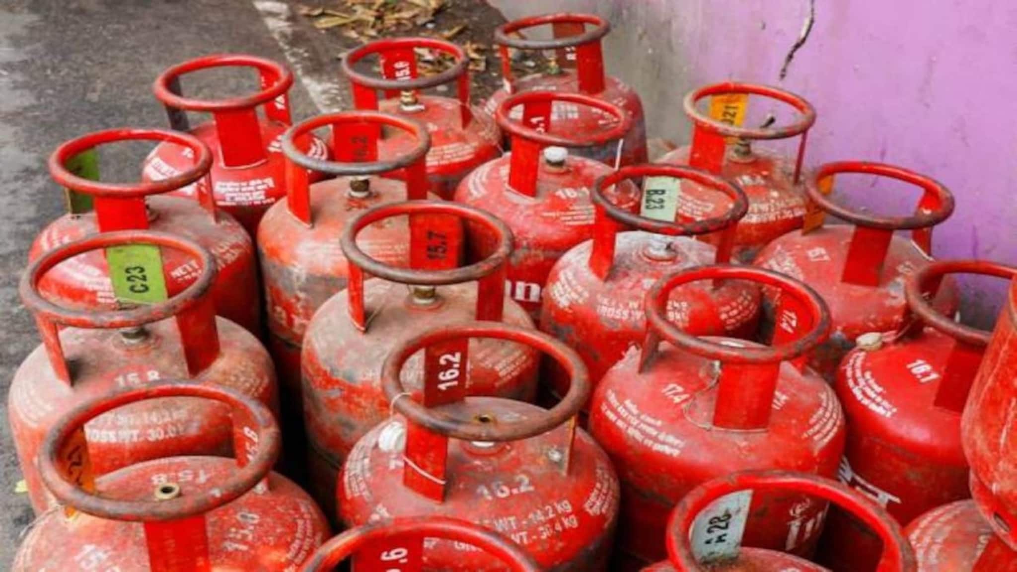 LPG Gas: গ্যাস আছে, আতঙ্কিত হবেন না, গুজব ছড়াবেন না! বিশ্বজোড়া সংকটে পেট্রলিয়াম ও প্রাকৃতিক গ্যাস মন্ত্রকের আশ্বাসবাণী