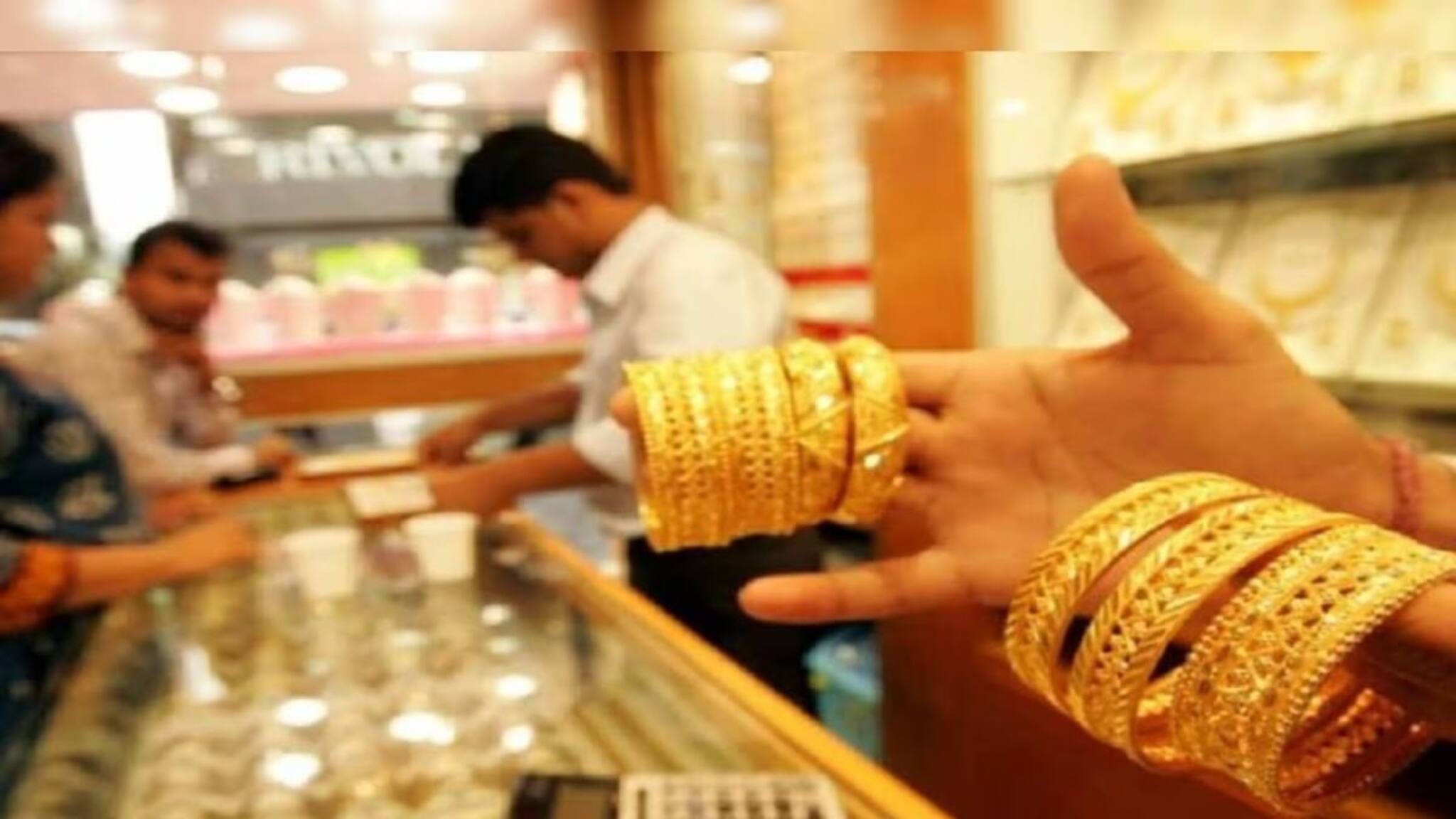 Gold Loan: গোল্ড লোনের কিস্তি পরিশোধে ব্যর্থ হলেই কি সোনা নিলামে ওঠে? জানুন প্রক্রিয়ার সমস্ত তথ্য