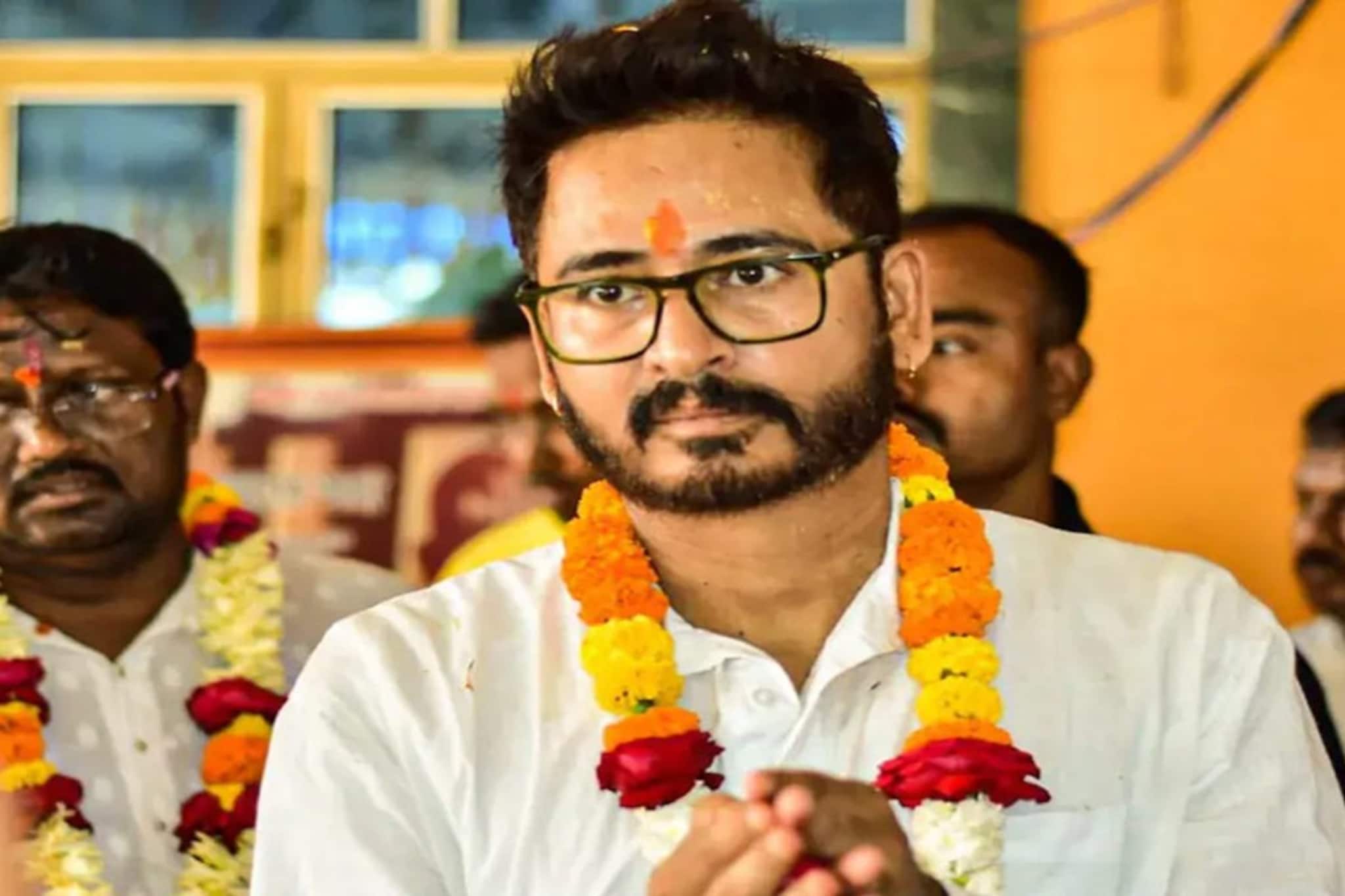 হাওড়ার শ্যামপুরে BJP প্রার্থী হিরণের বাইক মিছিল আটকাল পুলিশ! 