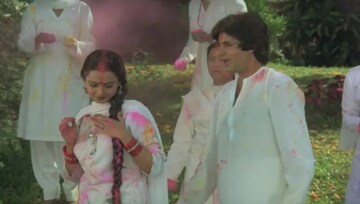 কেন অমিতাভ বচ্চনকে দিয়ে গাওয়ানো হয়েছিল বলিউডের সেরা ২টি হোলির গান?