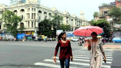 রাজ্যের ছয় জেলায় ঝড়-বৃষ্টির পরিস্থিতি। আগামী দুই থেকে তিন ঘণ্টায় বজ্রবিদ্যুৎসহ বৃষ্টির সতর্কতা। দক্ষিণবঙ্গের কলকাতা হাওড়া পূর্ব মেদিনীপুর নদিয়া উত্তর ও দক্ষিণ ২৪ পরগনা জেলায় ঝড় বৃষ্টির আশঙ্কা।