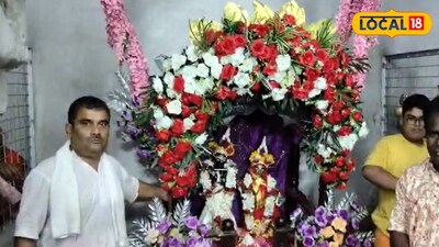 ৪০০ বছর প্রাচীন সুগন্ধার দোলযাত্রা