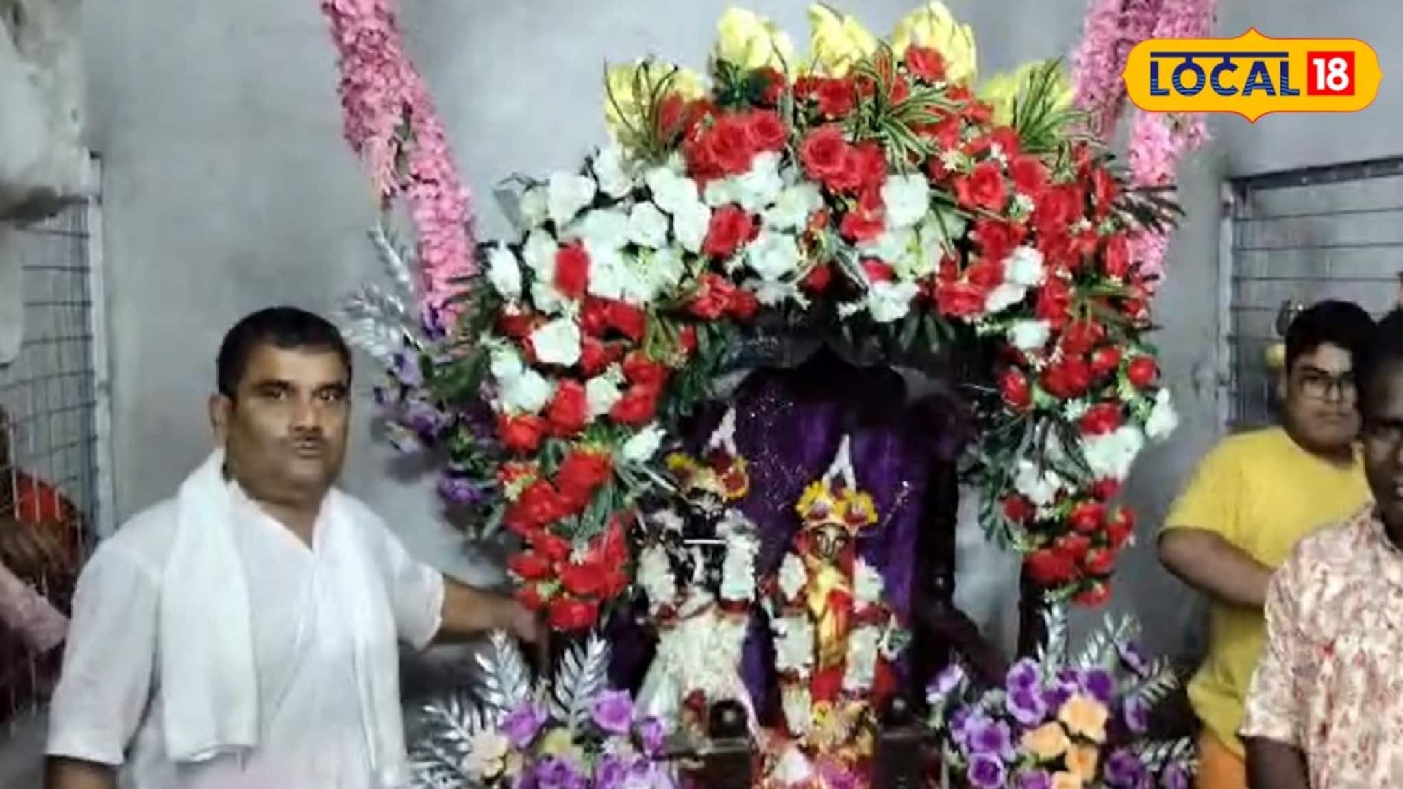 ৪০০ বছরের প্রাচীন দোল, কালাচাঁদ জিউয়ের আবির খেলায় মাতল কয়েক হাজার মানুষ