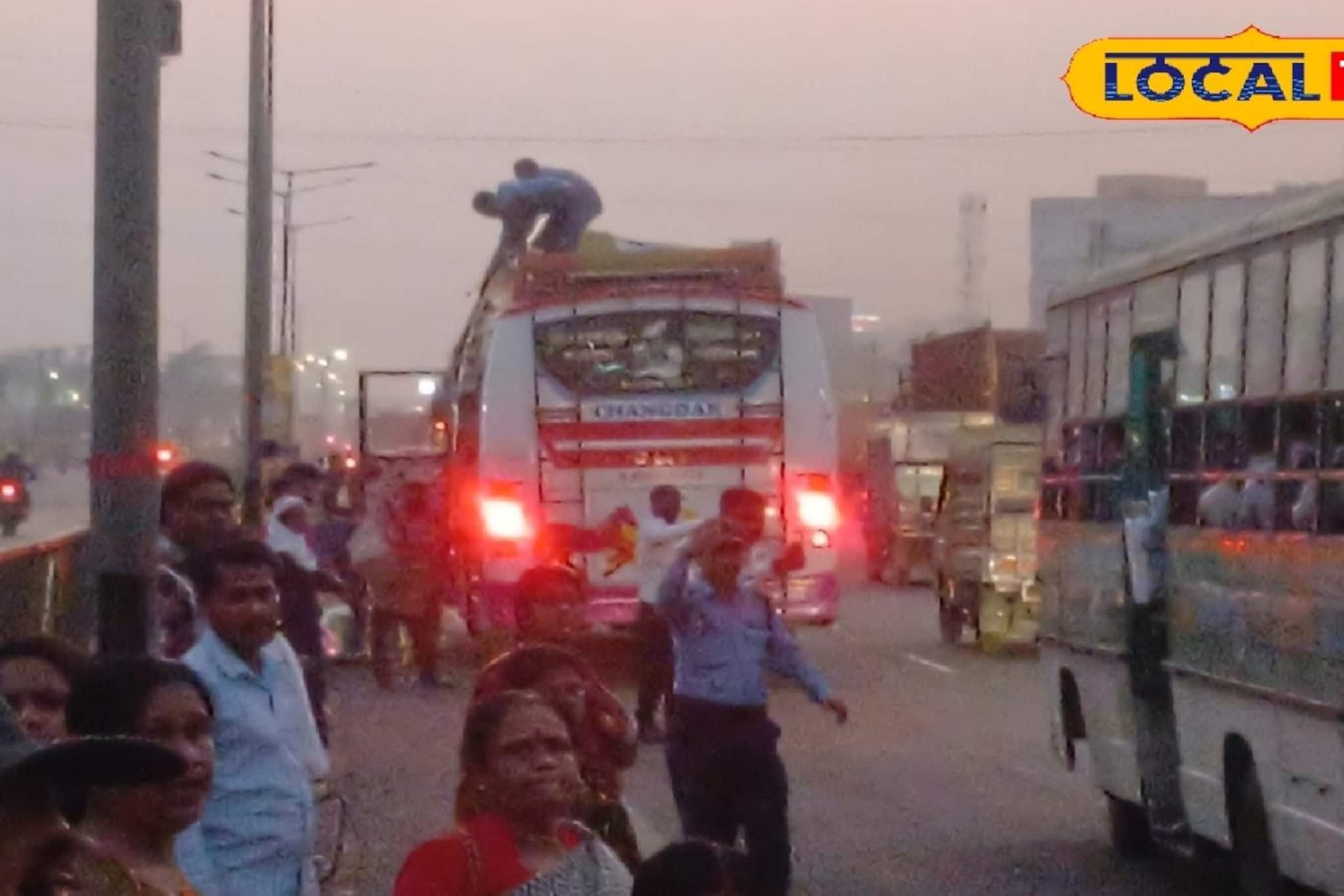 সস্তায় পোশাক কিনতে থিকথিকে ভিড়, জনপ্রিয়তার আড়ালে বাড়ছে বিপদ! হাওড়ার এই ছবি ভয় ধরাবে