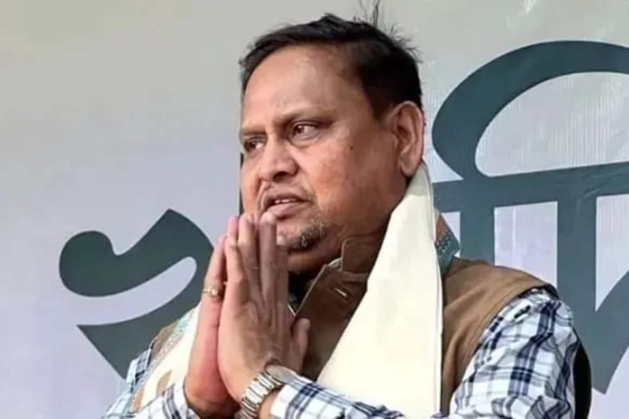 তৃণমূল নেতাকে নিজের দলের প্রার্থী হিসেবে ঘোষণা করে দিলেন হুমায়ুন কবীর! তারপর যা ঘটল... তৃণমূল নেতাকে নিজের দলের প্রার্থী হিসেবে ঘোষণা করে দিলেন হুমায়ুন কবীর! তারপর যা ঘটল...