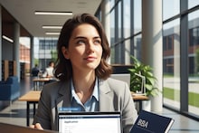 BBA: উচ্চ মাধ্যমিকের পরে দুর্দান্ত কেরিয়ার গড়ার সুযোগ! প্রবেশিকা, ইন্টারভিউ পর পর! কোথায় আবেদন করবেন?