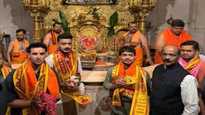 T20 World Cup 2026: India Stars Visit Siddhivinayak Temple Before England Semi-Final