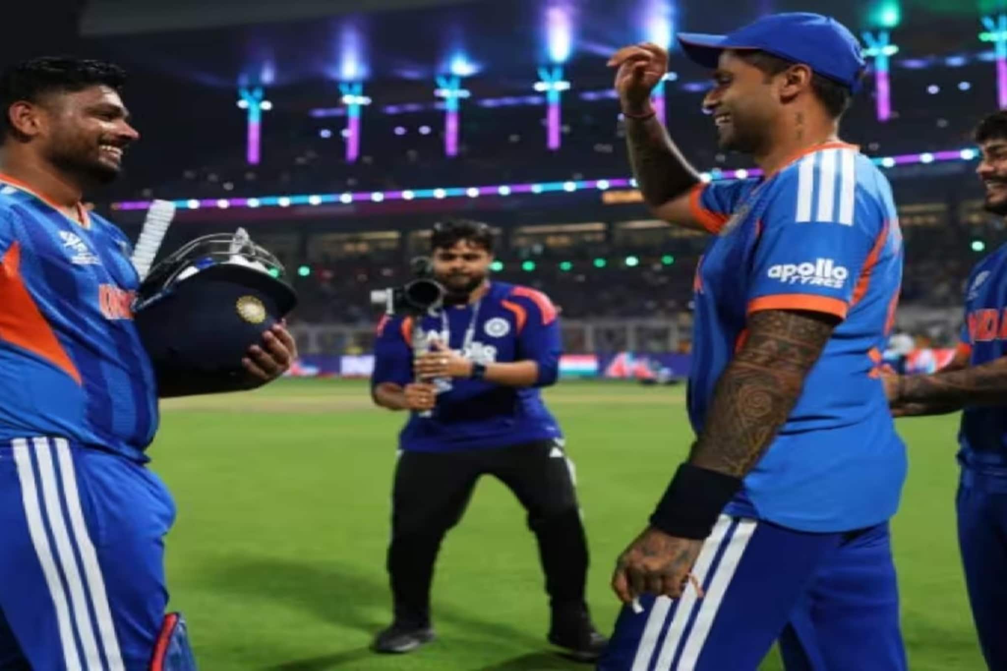 দুঃসময়ের সঙ্গী স্ত্রীকে সাফল্যের পরেই প্রথম ভিডিও কল, সঞ্জুকে নিয়ে গম্ভীরের বড় পাল্টি দুঃসময়ের সঙ্গী স্ত্রীকে সাফল্যের পরেই প্রথম ভিডিও কল, সঞ্জুকে নিয়ে গম্ভীরের বড় পাল্টি