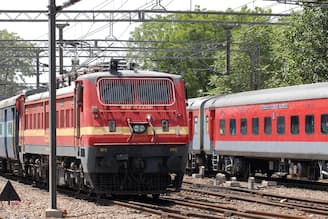 স্পেশাল নয়, এবার নিয়মিত ট্রেন! সাঁতরাগাছি-দিঘা ট্রেনে বড় আপডেট, দেখে নিন সময়সূচি