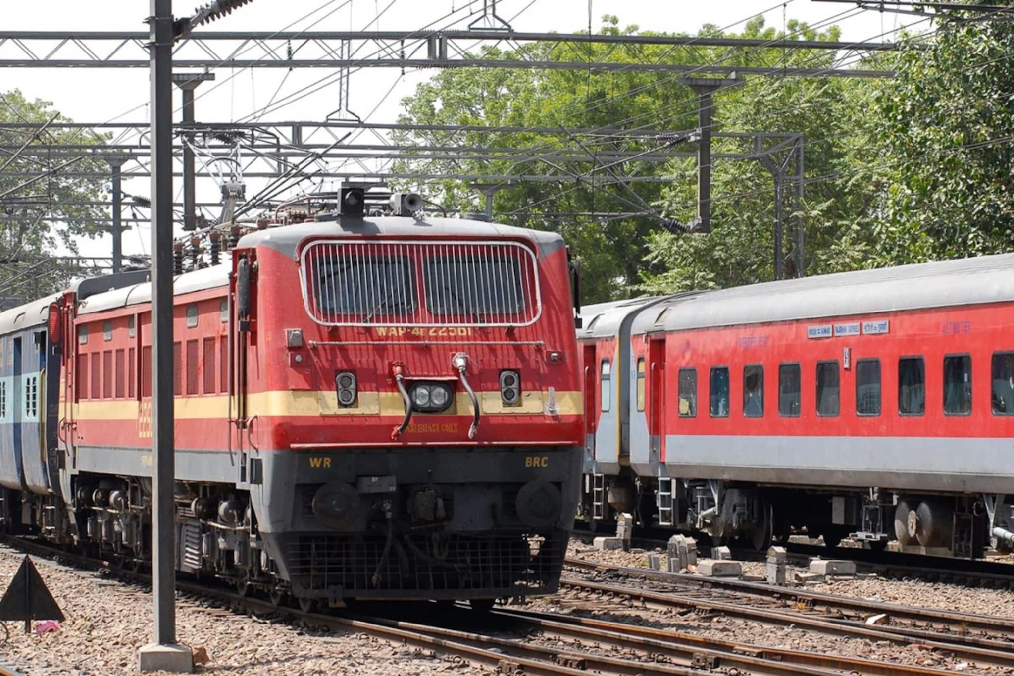 স্পেশাল নয়, এবার নিয়মিত ট্রেন! সাঁতরাগাছি-দিঘা ট্রেনে বড় আপডেট, দেখে নিন সময়সূচি স্পেশাল নয়, এবার নিয়মিত ট্রেন! সাঁতরাগাছি-দিঘা ট্রেনে বড় আপডেট, দেখে নিন সময়সূচি
