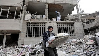 ইরানের উপর প্রবল হামলা ইরানের উপর প্রবল হামলা