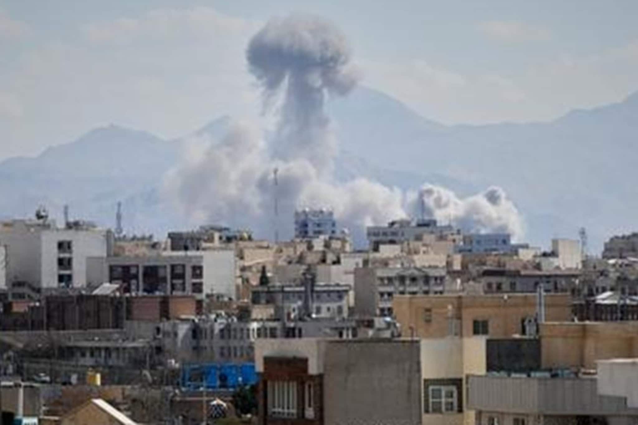 আরও ভয়ঙ্কর পথে আমেরিকা, ইরান এবার তছনছ হয়ে যাবে? ৫০ হাজারের বেশি মার্কিন সেনা আসছে আরও ভয়ঙ্কর পথে আমেরিকা, ইরান এবার তছনছ হয়ে যাবে? ৫০ হাজারের বেশি মার্কিন সেনা আসছে