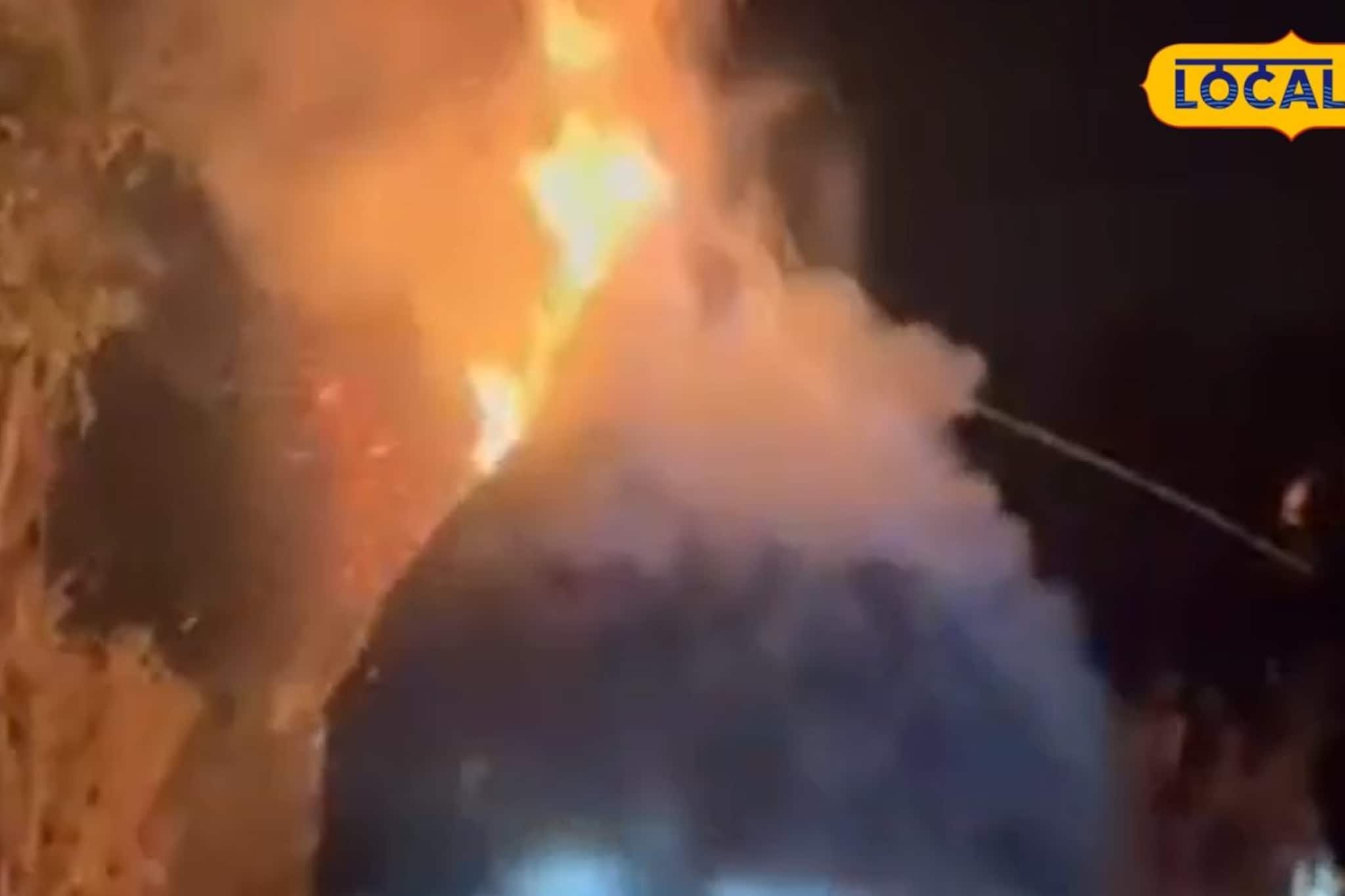 জনবসতি এলাকায় খড়ের গাদায় ভয়াবহ আগুন, রাতের অন্ধকারে মাটিয়ালিতে হুলস্থুল কাণ্ড