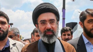 ইরান–ইজরায়েল সংঘাত তীব্রতর, হরমুজ প্রণালী বন্ধ রাখার বার্তা মোজতবা খামেনেইর