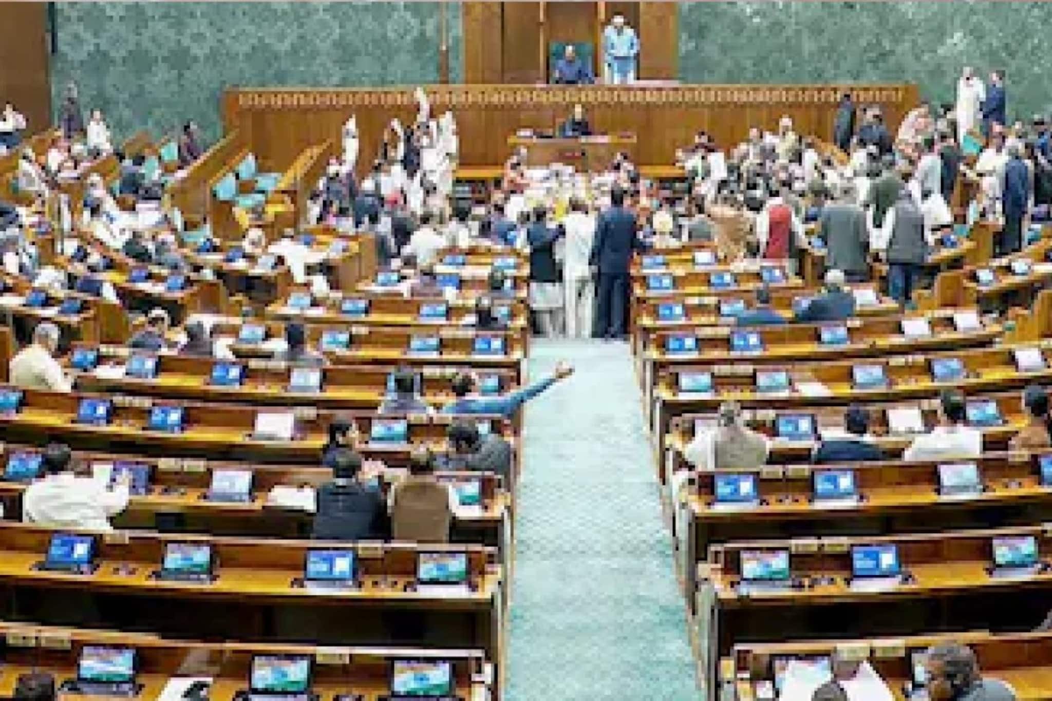 বিরোধিতার মাঝেই রূপান্তরকামীদের জন্য নতুন বিল পাস লোকসভায়! আইনি স্বীকৃতির জন্য এবার কী করতে হবে?  