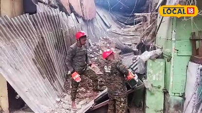 মালদহ শহরের নেতাজি কমার্শিয়াল মার্কেটে বিপর্যয় মালদহ শহরের নেতাজি কমার্শিয়াল মার্কেটে বিপর্যয়