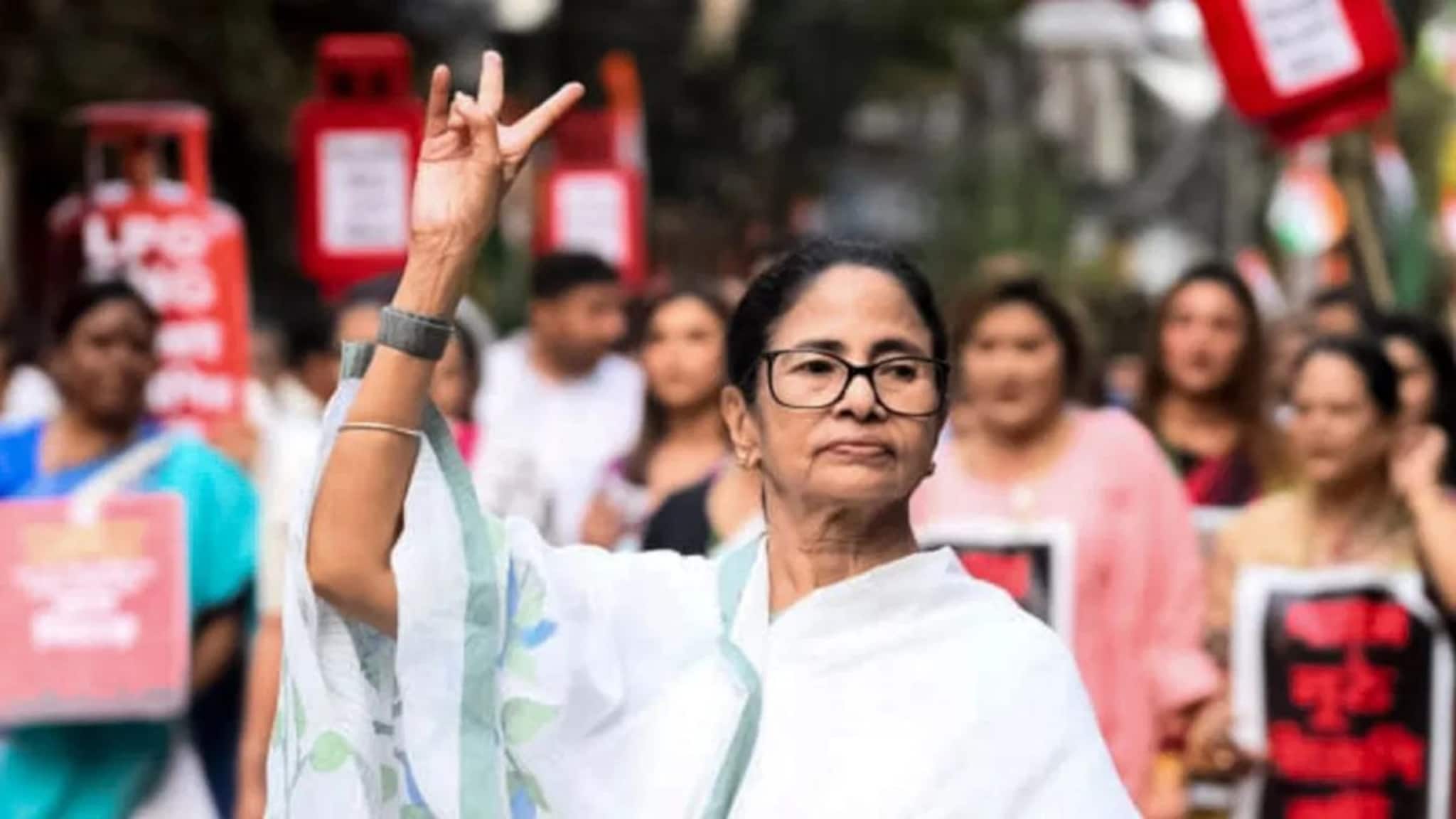TMC Maniesto: তৃণমূলের ইস্তেহারে থাকছে দুরন্ত চমক! মহিলা আর যুবদের জন্য বিরাট কোনও ঘোষণা? আর কী কী থাকছে জানেন?