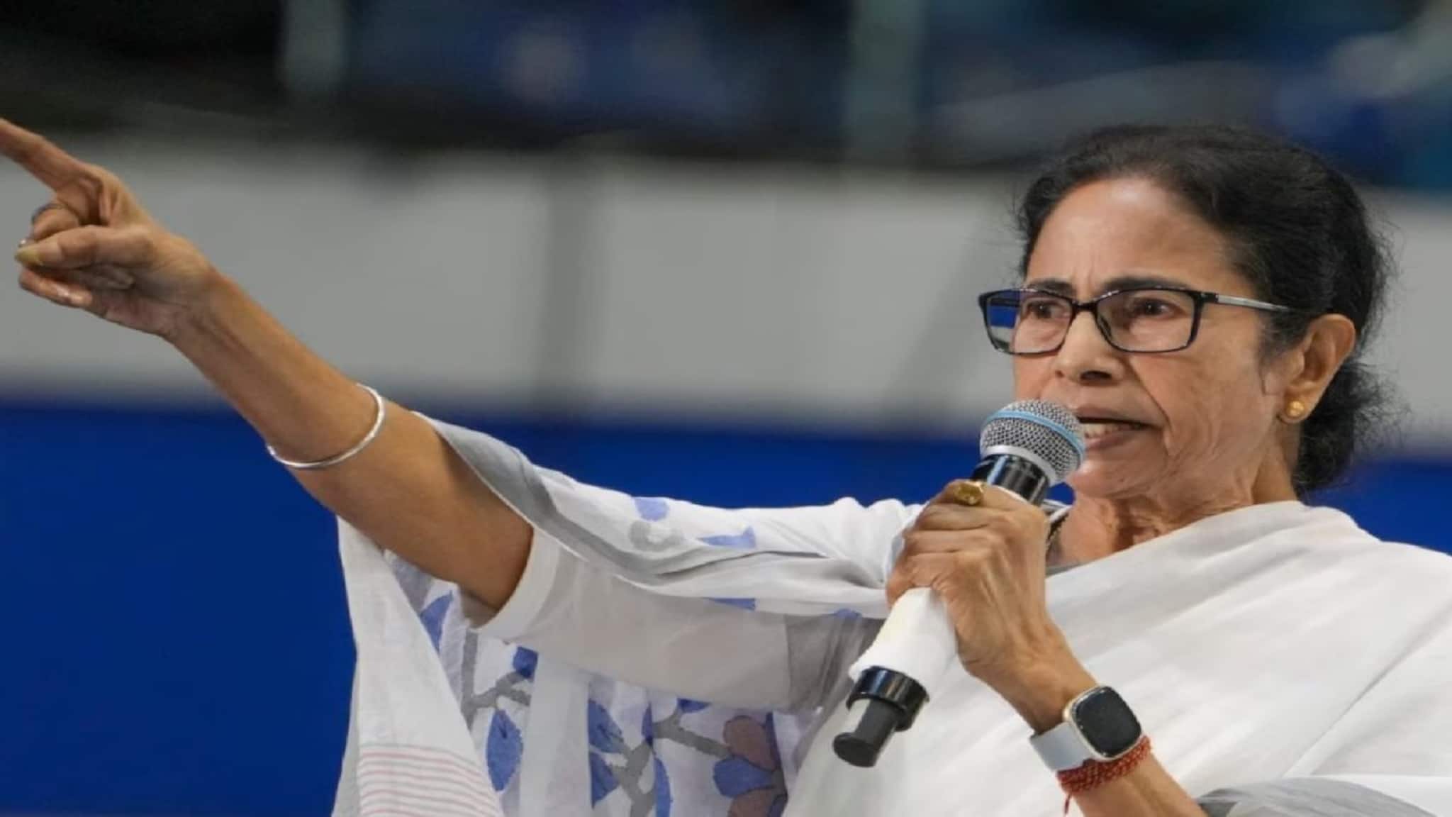 নির্বাচন কমিশনারকে ফের ৩ পাতার চিঠি! প্রশাসনিক স্তরে অস্থিরতা তৈরির চেষ্টা, বড় অভিযোগ মমতার!