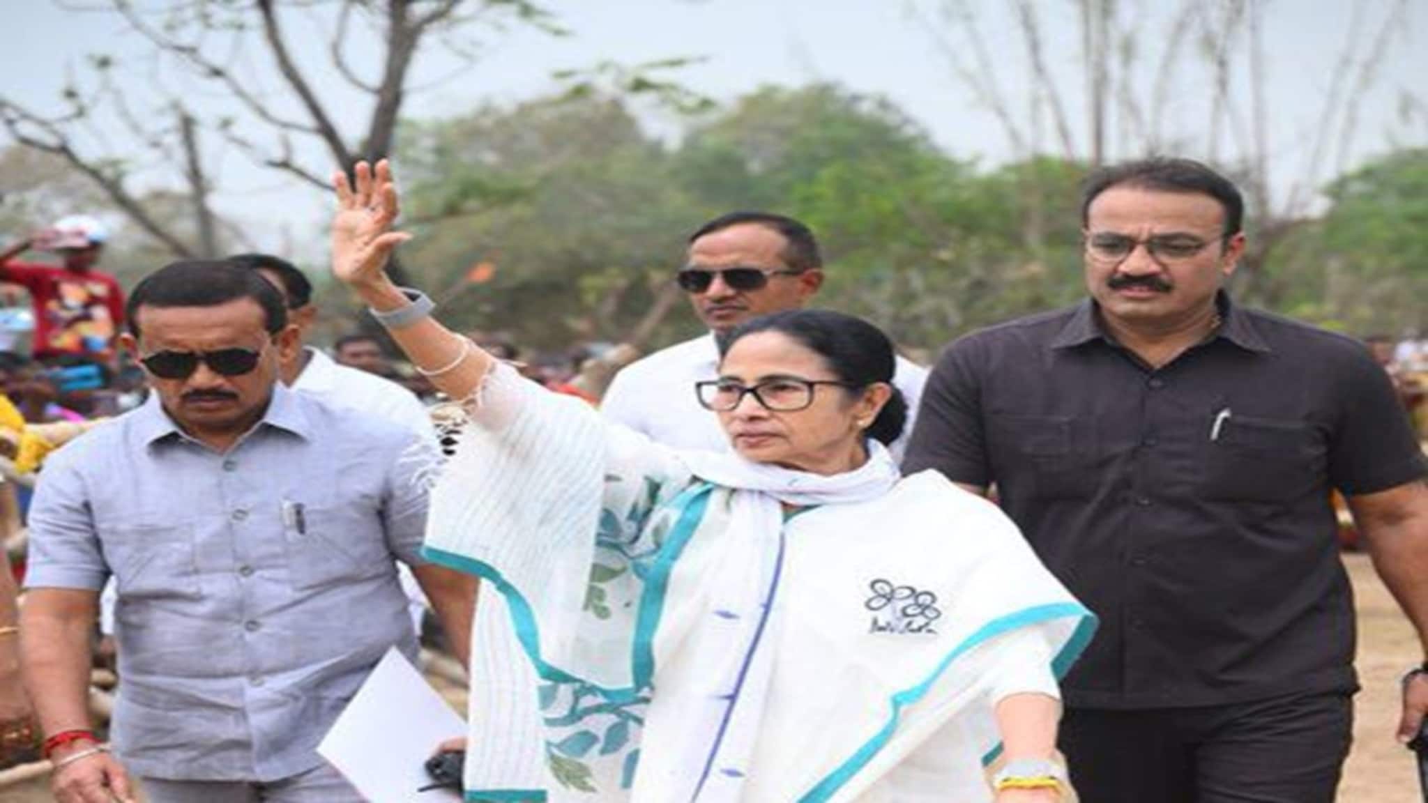 Mamata Banerjee: ‘আমি কথা দিলে কথা রাখি’, রাইপুরের সভামঞ্চ থেকে কী বললেন মুখ্যমন্ত্রী? দেখুন ভিডিও