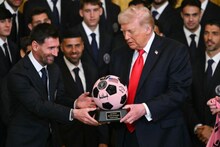 'আমার ছেলে তোমার বড় ভক্ত, তুমি পেলের থেকেও ভালো'! হোয়াইট হাউসে মেসিকে সংবর্ধনা ট্রাম্পের