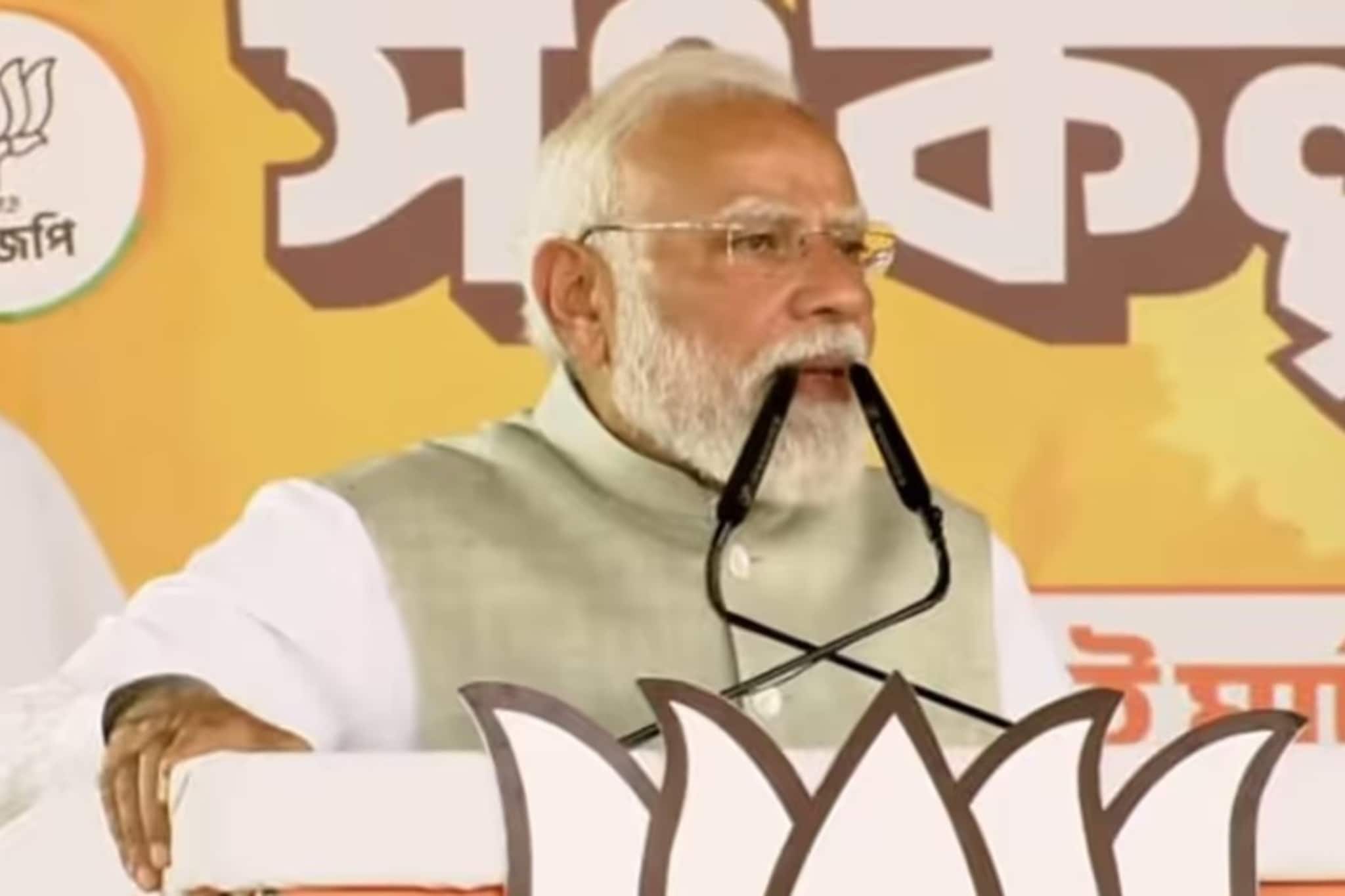 এরা নির্বাচন কমিশনকে আক্রমণ করে, বালাকোটের প্রমাণ চায়! ব্রিগেড থেকে তৃণমূলকে তীব্র আক্রমণ মোদির