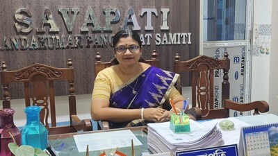 কী করলেন দাপুটে নেত্রী?