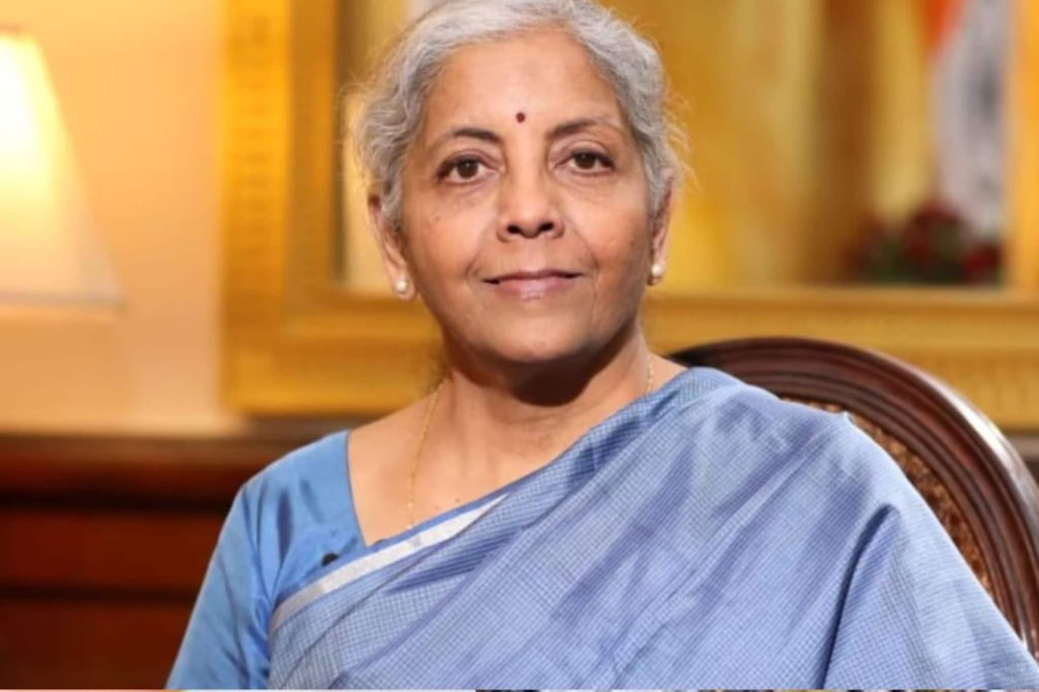 জ্বালানি সংকট! আদৌ কি হচ্ছে লকডাউন? যা জানালেন কেন্দ্রীয় অর্থমন্ত্রী জ্বালানি সংকট! আদৌ কি হচ্ছে লকডাউন? যা জানালেন কেন্দ্রীয় অর্থমন্ত্রী