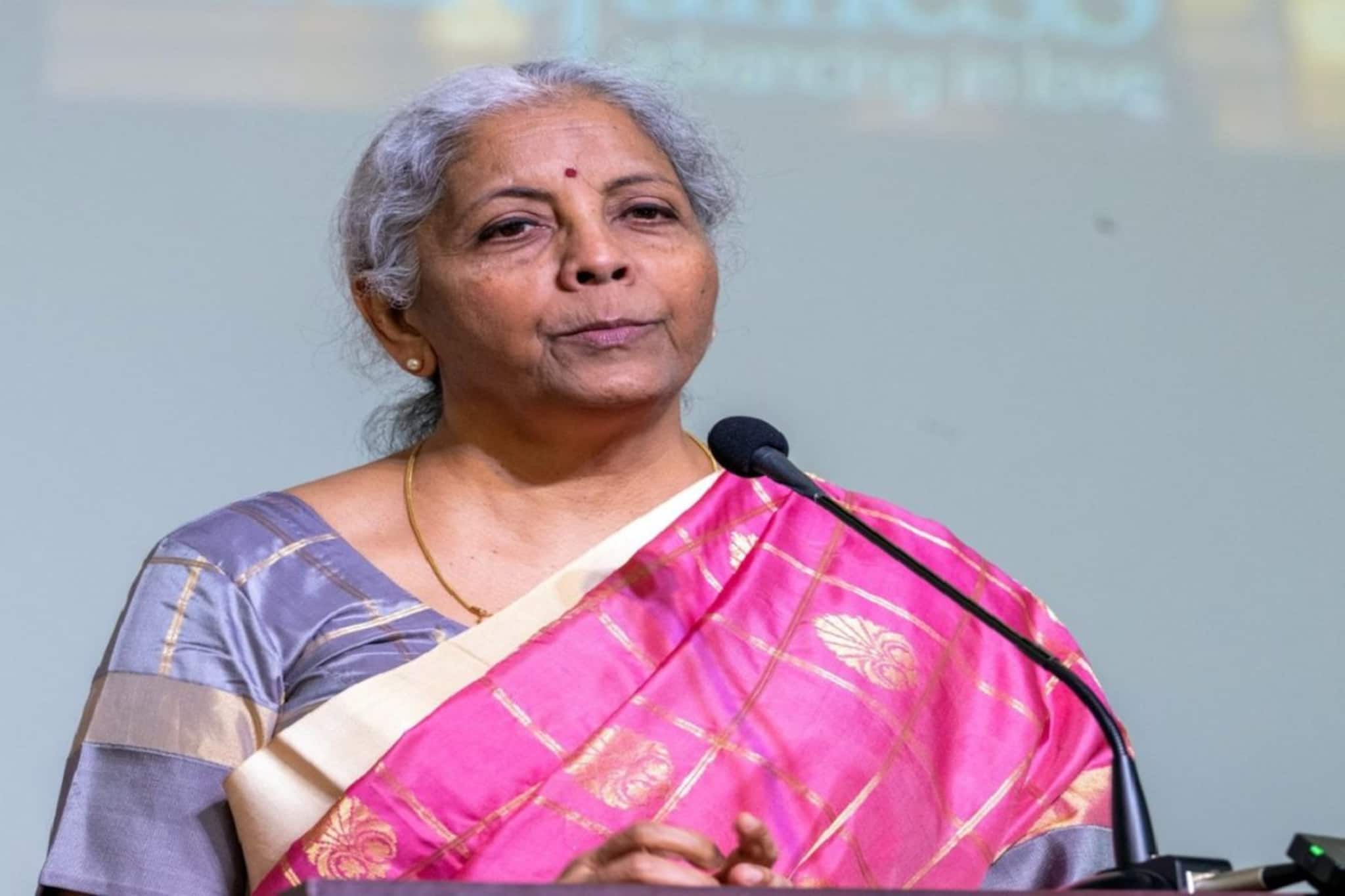 ‘পাকিস্তানে হচ্ছে ভারতে নয়,’ লকডাউন নিয়ে সোজাসাপ্টা জবাব নির্মলা সীতারামনের