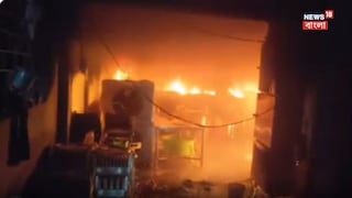 উত্তর দিনাজপুরে গোডাউনে আগুন উত্তর দিনাজপুরে গোডাউনে আগুন