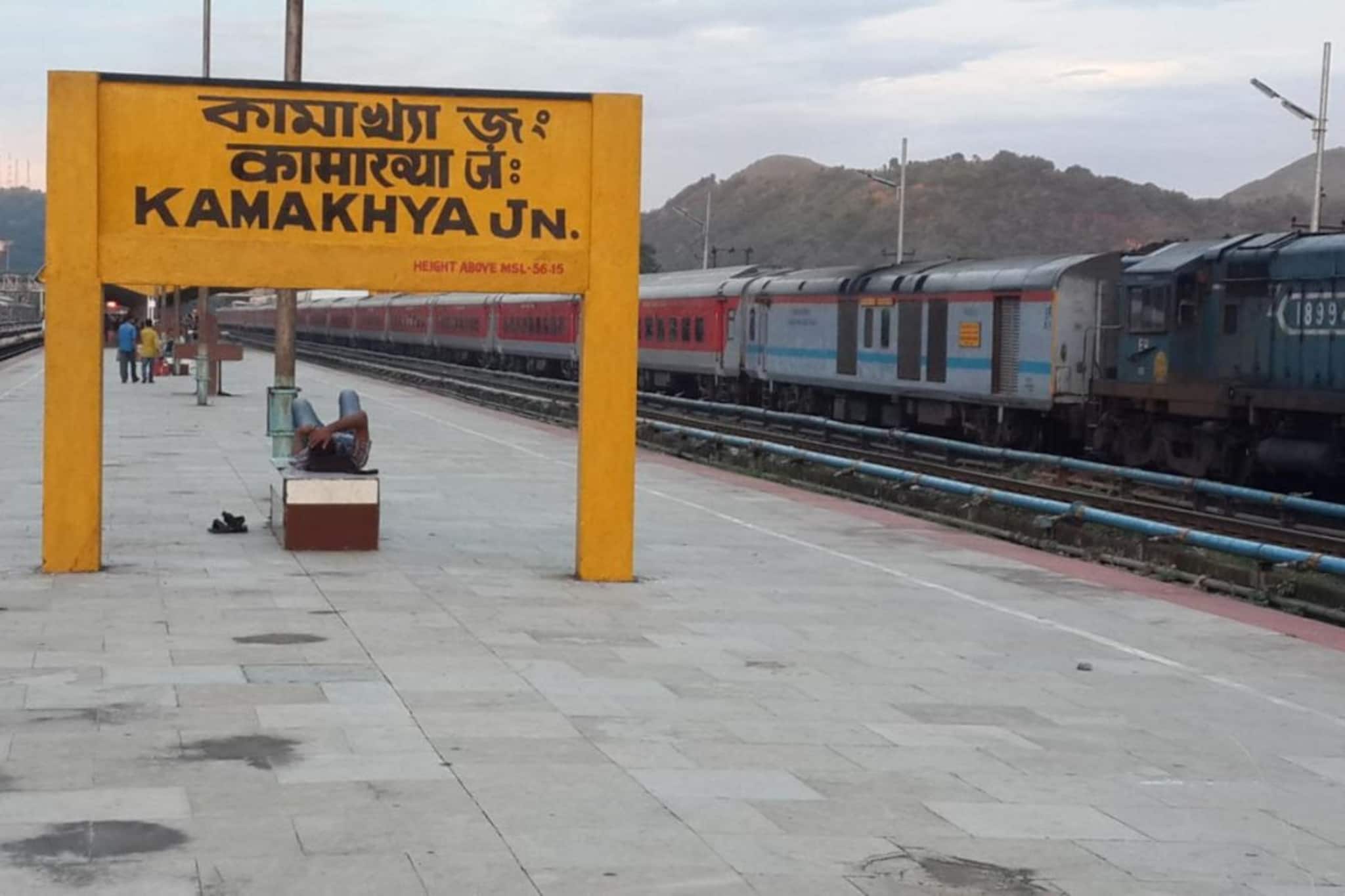 কামাক্ষ্যার ট্রেনে পাথর! ঘটনায় আহত রেলযাত্রী, এবার কড়া পদক্ষেপ করল উত্তর-পূর্ব রেল