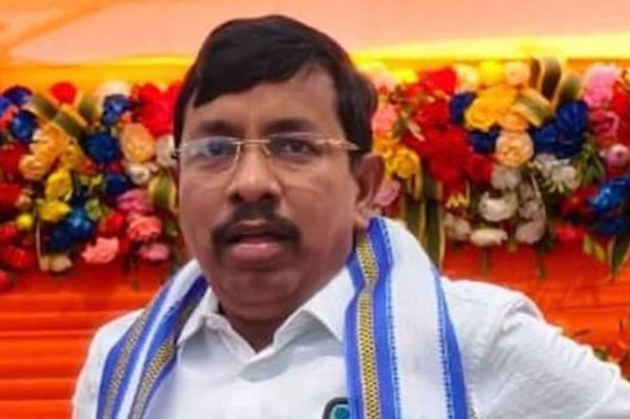 ফের চমক তৃণমূলে...! অভিষেকের হাত থেকে পতাকা তুলে নিলেন নন্দীগ্রামের বিজেপি নেতা, কোন কেন্দ্রে হতে পারেন প্রার্থী?