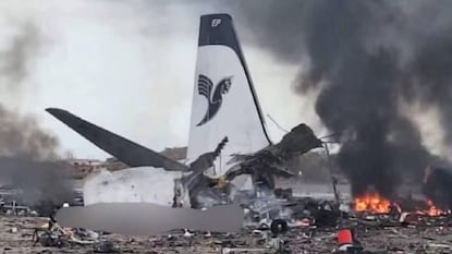 বুশেহর বিমানবন্দরে মার্কিন-ইজরায়েলি হামলায় যাত্রীবাহী বিমান ধ্বংস ! বুশেহর বিমানবন্দরে মার্কিন-ইজরায়েলি হামলায় যাত্রীবাহী বিমান ধ্বংস !