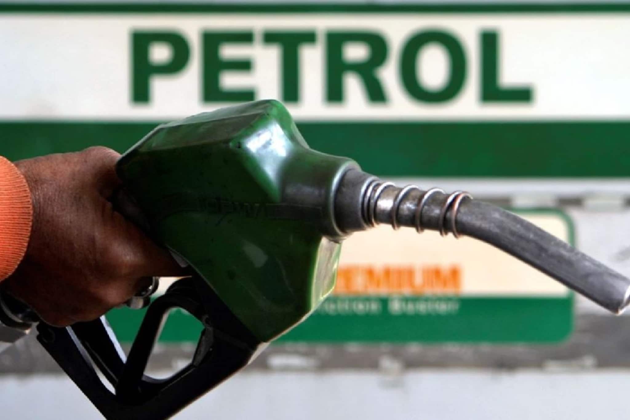 এক লিটার পেট্রোল বেচে সরকারের ঘরে কত টাকা ঢোকে? ট্যাক্স না দিতে হলে আপনি কত টাকায় পেতেন? এক লিটার পেট্রোল বেচে সরকারের ঘরে কত টাকা ঢোকে? ট্যাক্স না দিতে হলে আপনি কত টাকায় পেতেন?