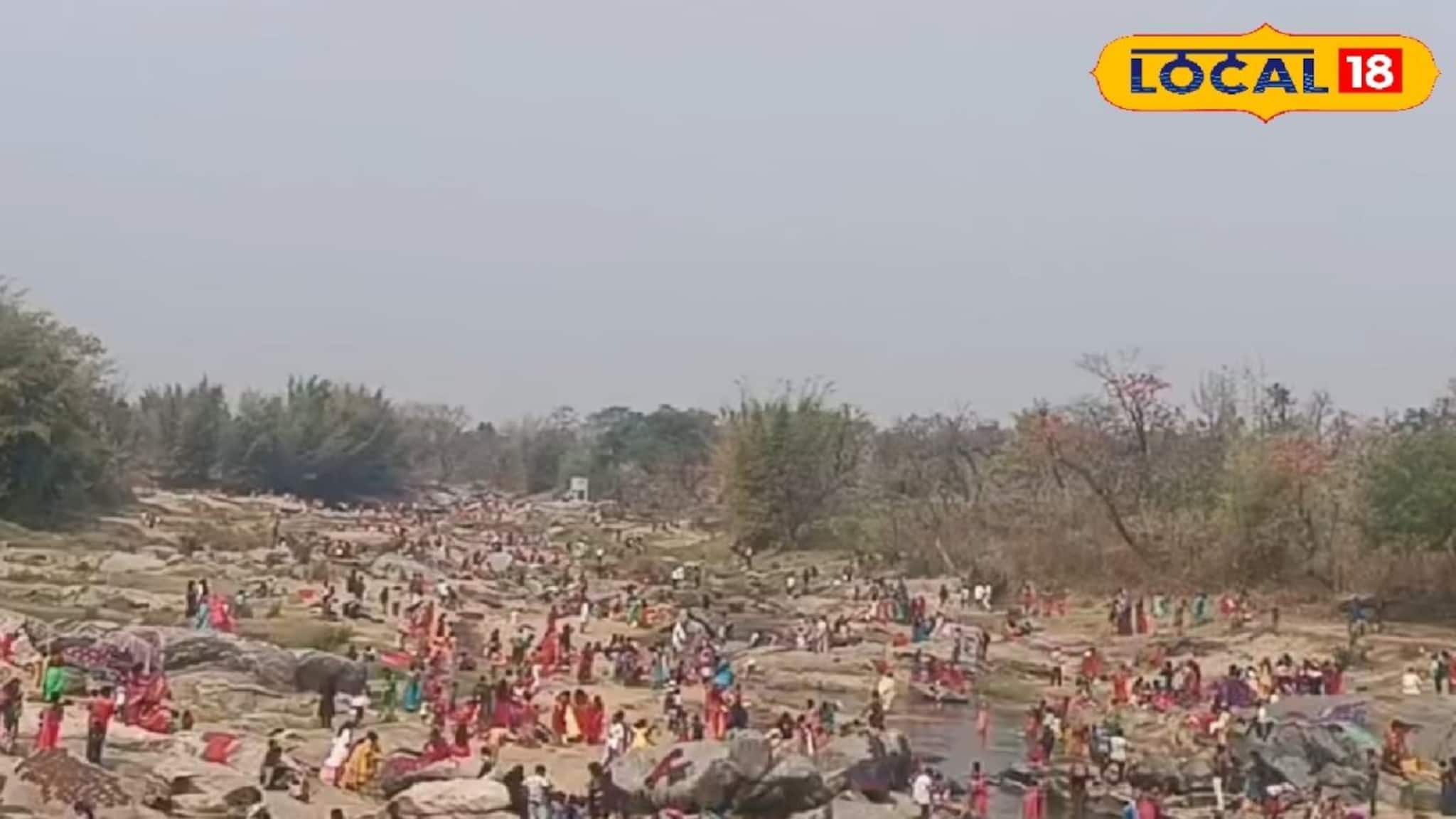 পুরুলিয়ার ‘মিনি কুম্ভ’, পুণ্যলাভের আশায় পরপর ডুব! নদী থেকে সংগ্রহ করা জল সব শুভকাজে মাস্ট