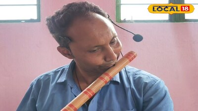 রেলকর্মীর বাঁশির সুরে মুগ্ধ সাধারণ মানুষ