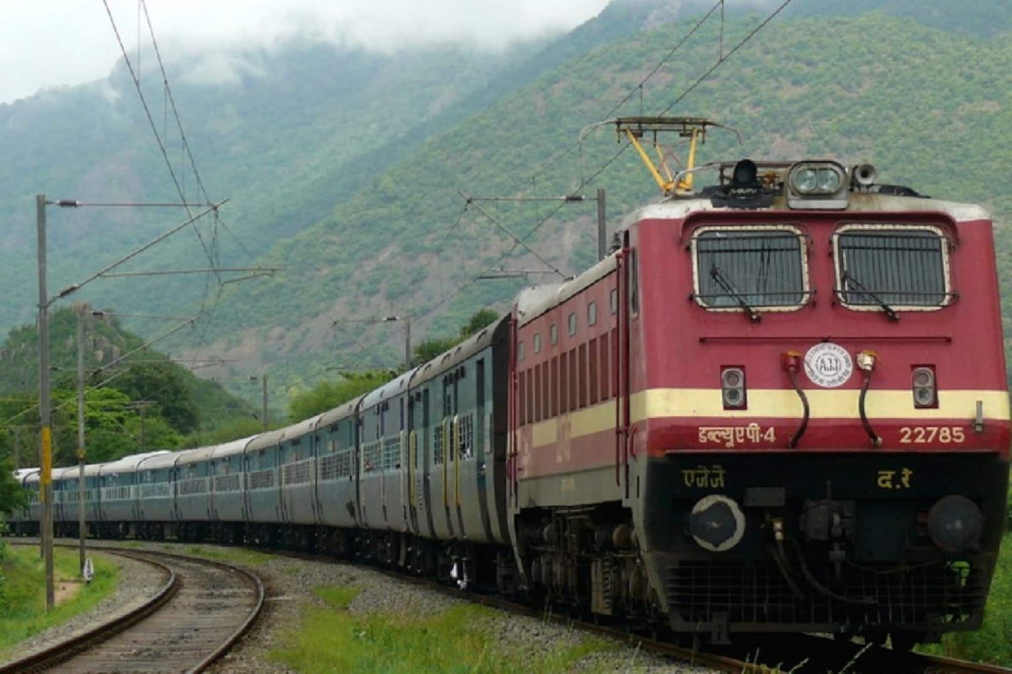 জলপাইগুড়ি থেকে স্পেশাল ট্রেন! সংযোগ বাড়াচ্ছে  সীমান্ত রেল! যাত্রীদের জন্য নির্দেশিকা!