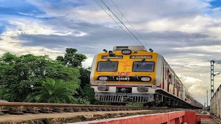 শহরতলির রেল যোগাযোগে বড় সিদ্ধান্ত! ১৩ স্টেশনে বাড়ল ইএমইউ লোকাল ট্রেনের স্টপেজ শহরতলির রেল যোগাযোগে বড় সিদ্ধান্ত! ১৩ স্টেশনে বাড়ল ইএমইউ লোকাল ট্রেনের স্টপেজ