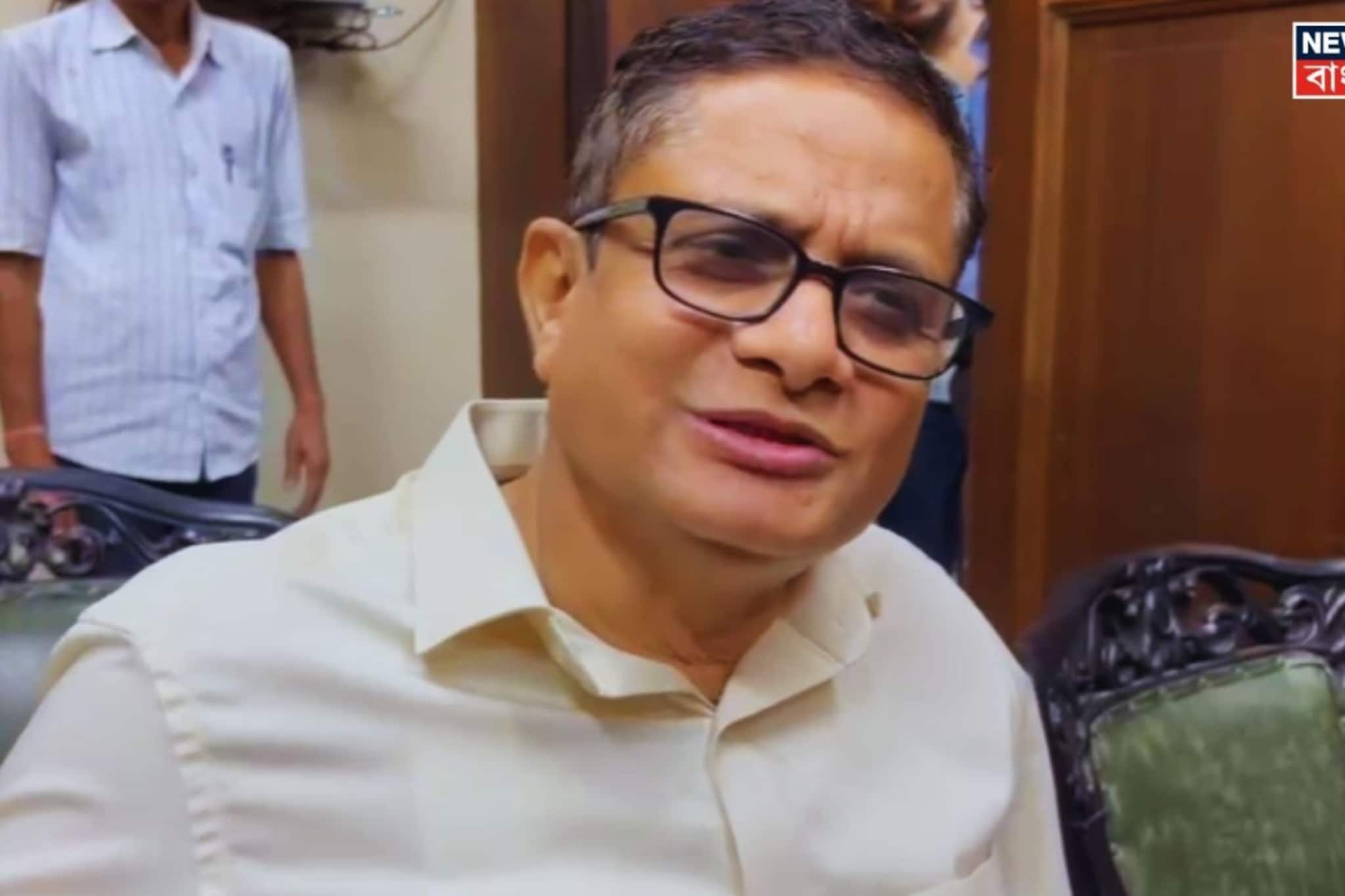 'আই ট্রাস্ট গড উইল নট গিভ মি...' রাজ্যসভার প্রার্থী হিসেবে মনোনয়ন জমা দিয়ে মাদার টেরিজাকে স্মরণ রাজীব কুমারের