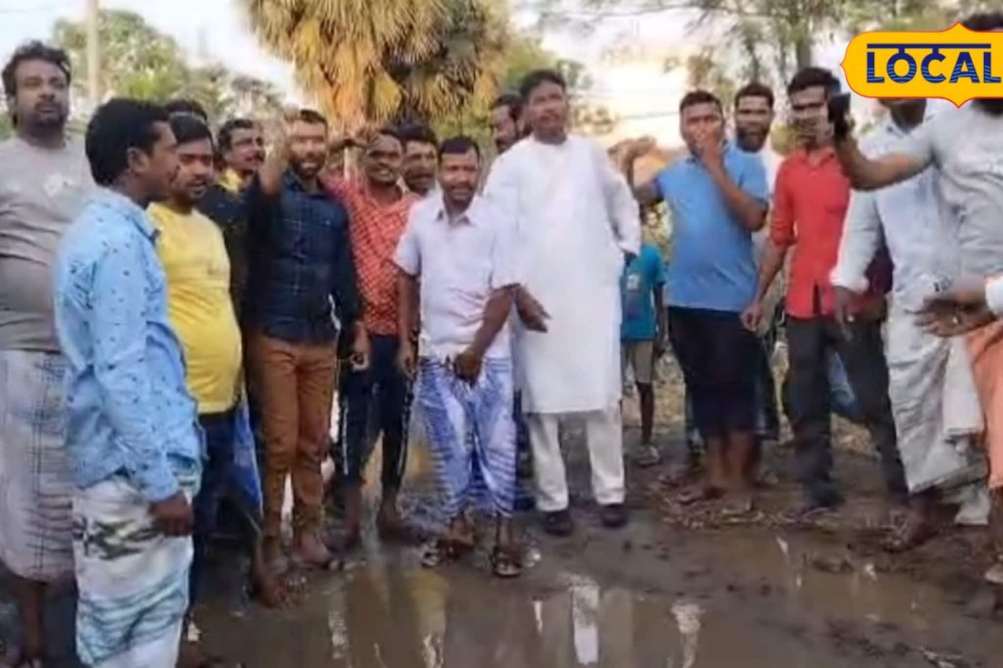 ভোটের আগে ভোগান্তি! সামান্য বৃষ্টিতেই জলমগ্ন রাস্তা, সাগরদিঘীতে নরকযন্ত্রণায় ক্ষোভে ফুঁসছেন বাসিন্দারা ভোটের আগে ভোগান্তি! সামান্য বৃষ্টিতেই জলমগ্ন রাস্তা, সাগরদিঘীতে নরকযন্ত্রণায় ক্ষোভে ফুঁসছেন বাসিন্দারা