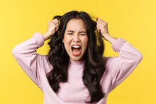 Severe Irritability:সবকিছুতেই রাগ- বিরক্তি? খিটখিটে মেজাজ? হয়তো এই ৬ ভিটামিন-মিনারেল কমেছে শরীরে,সমস্যা মেটাতে যা যা খাবেন