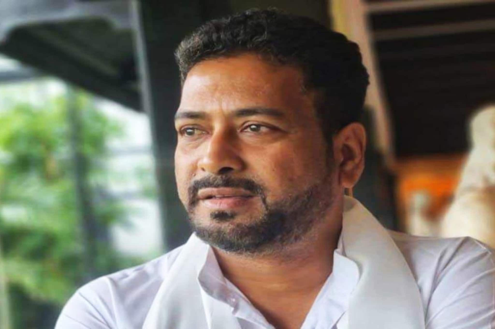 হঠাৎ ভোটের সব প্রচার বন্ধ করে দিলেন শিলিগুড়ির বিজেপি প্রার্থী! কী হল শঙ্কর ঘোষের? শিলিগুড়িতে শোরগোল