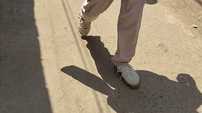 ভোট প্রচারে জুতোর কদর