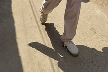 Shoes Selection Tips: প্রচারে বেরিয়ে হাঁটছেন মাইলের পর মাইল! ফিট থাকতে পায়ের আরামে কোন জুতো বেছে নেন প্রার্থীরা? জানাচ্ছেন বিশেষজ্ঞ