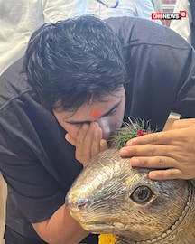 ইংল্যান্ডের বিরুদ্ধে সেমিফাইনালের আগে সিদ্ধিবিনায়ক মন্দিরে হাজির অভিষেক,অক্ষর-ইশান। ইংল্যান্ডের বিরুদ্ধে সেমিফাইনালের আগে সিদ্ধিবিনায়ক মন্দিরে হাজির অভিষেক,অক্ষর-ইশান।