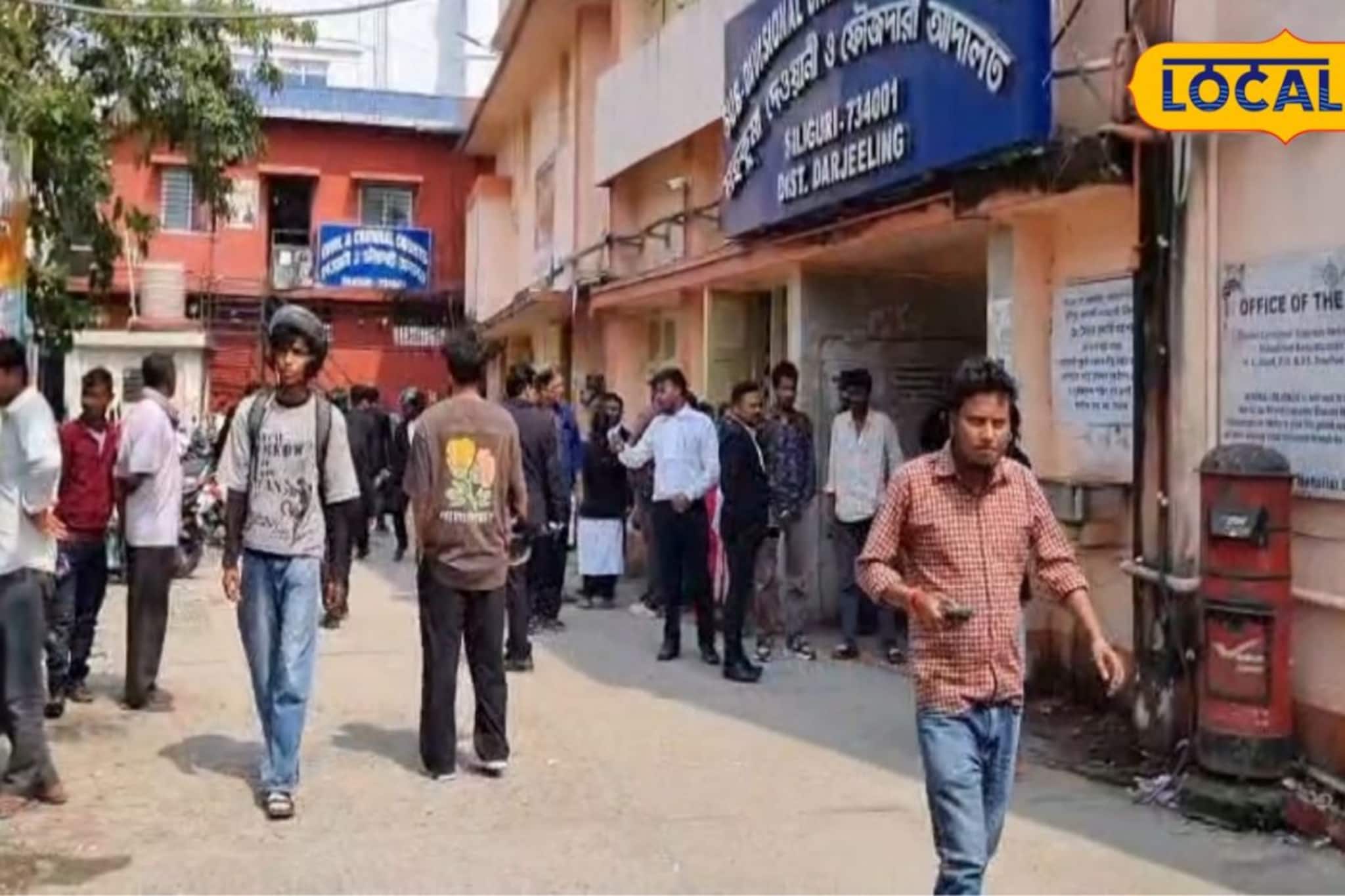 সোশ্যাল মিডিয়ায় ভয়ঙ্কর কাণ্ড! মহিলার ভুয়ো অ্যাকাউন্ট বানিয়ে চলছিল...! শিলিগুড়িতে গ্রেফতার যুবক সোশ্যাল মিডিয়ায় ভয়ঙ্কর কাণ্ড! মহিলার ভুয়ো অ্যাকাউন্ট বানিয়ে চলছিল...! শিলিগুড়িতে গ্রেফতার যুবক