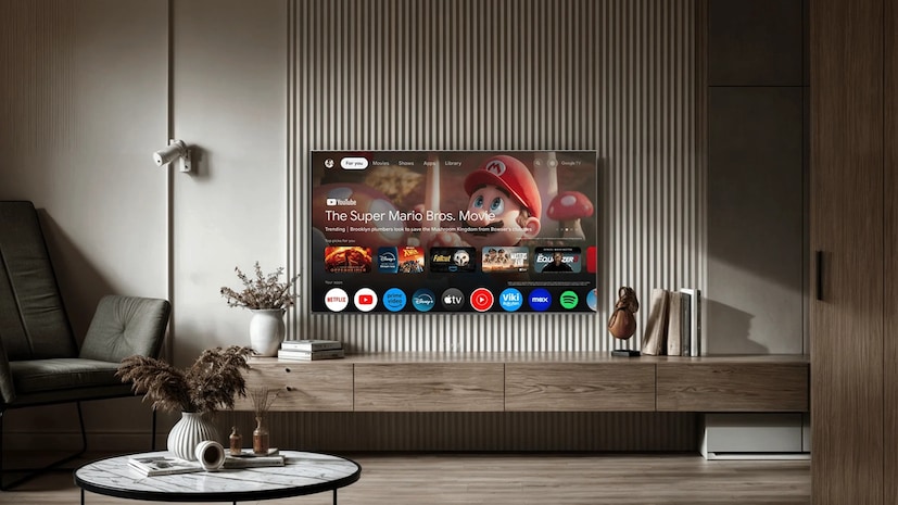 ২০২৬ সালে স্মার্ট টিভির অনেক বিকল্প রয়েছে— OLED, QLED, LED থেকে শুরু করে ৪কে এবং ৮কে পর্যন্ত। কিন্তু সঠিক জিনিস বাছার জন্য শুধুমাত্র ব্র্যান্ড বা দাম দেখাই যথেষ্ট নয়। প্রথমে, তিনটি গুরুত্বপূর্ণ বিষয় যাচাই: স্ক্রিনের আকার, রেজোলিউশন (ছবির মান), এবং অপারেটিং সিস্টেম। এই তিনটি বিষয় একত্রে নির্ধারণ করবে নিজের বাড়িতে টিভিটি দেখতে কতটা ভাল লাগবে এবং এটি কতদিন টিকবে। ২০২৬ সালে স্মার্ট টিভির অনেক বিকল্প রয়েছে— OLED, QLED, LED থেকে শুরু করে ৪কে এবং ৮কে পর্যন্ত। কিন্তু সঠিক জিনিস বাছার জন্য শুধুমাত্র ব্র্যান্ড বা দাম দেখাই যথেষ্ট নয়। প্রথমে, তিনটি গুরুত্বপূর্ণ বিষয় যাচাই: স্ক্রিনের আকার, রেজোলিউশন (ছবির মান), এবং অপারেটিং সিস্টেম। এই তিনটি বিষয় একত্রে নির্ধারণ করবে নিজের বাড়িতে টিভিটি দেখতে কতটা ভাল লাগবে এবং এটি কতদিন টিকবে।