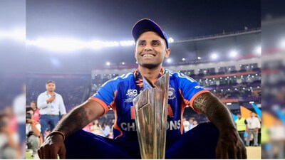 কলকাতা: বিশ্বকাপ জয়ের পর, ভারতের টি-টোয়েন্টি বিশ্বকাপ জয়ী অধিনায়ক সূর্যকুমার যাদব একের পর এক বিবৃতি দিয়ে শিরোনামে আসছেন। নমন পুরস্কারের সময় দেওয়া এক সাক্ষাৎকারে অধিনায়ক সূর্যকুমার বলেন যে, ভারতের এত প্রতিভা আছে যে একই সঙ্গে দুই বা তিনটি দুর্দান্ত টি-টোয়েন্টি দল গঠন করা যেতে পারে এবং সত্য কথা বলতে তার কোনও দ্বিধা নেই।