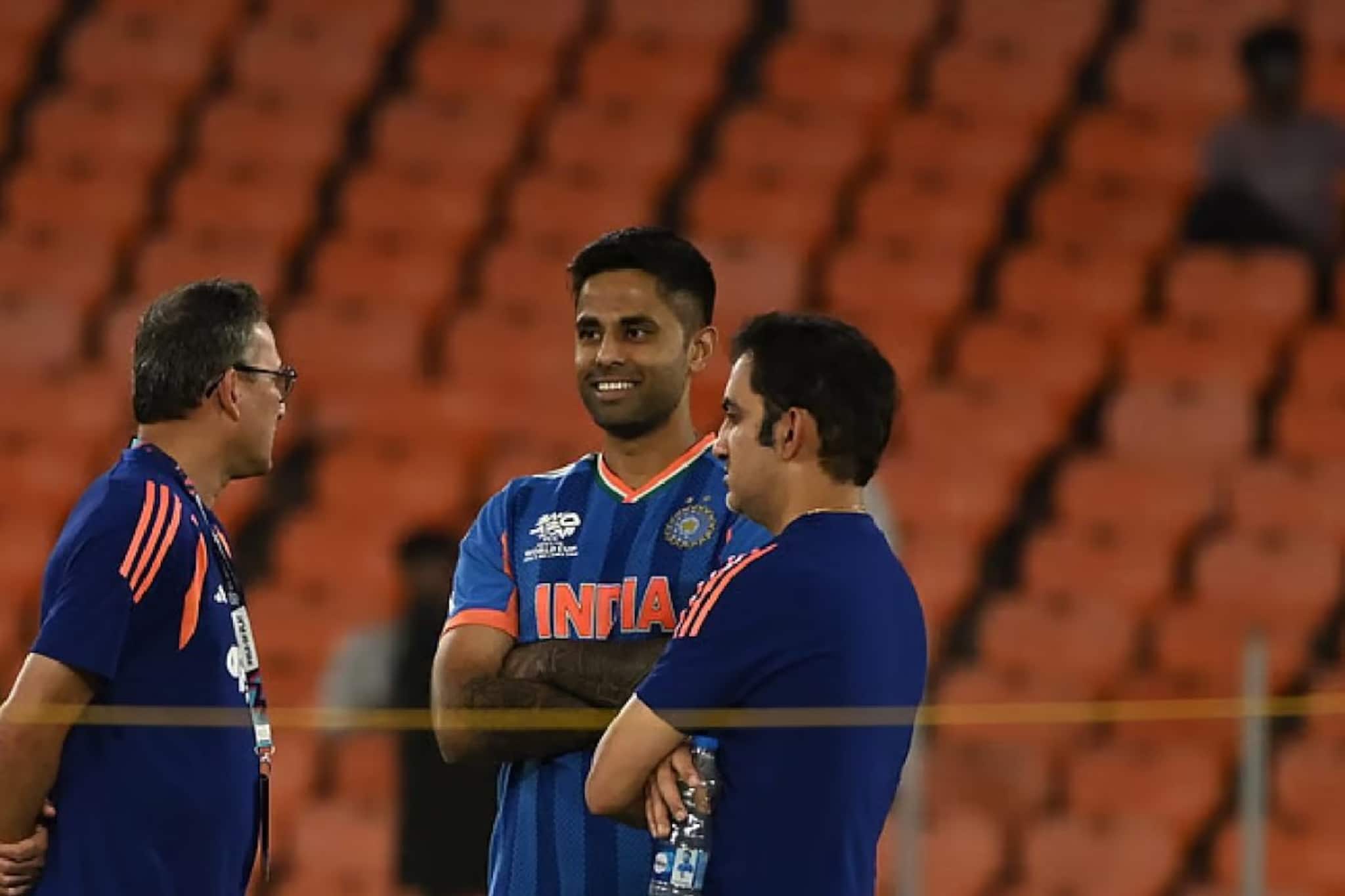 ‘উনকা বস চলে তো...’ গম্ভীরকে নিয়ে ড্রেসিং রুমের এক সত্যি সামনে আনলেন সূর্যকুমার