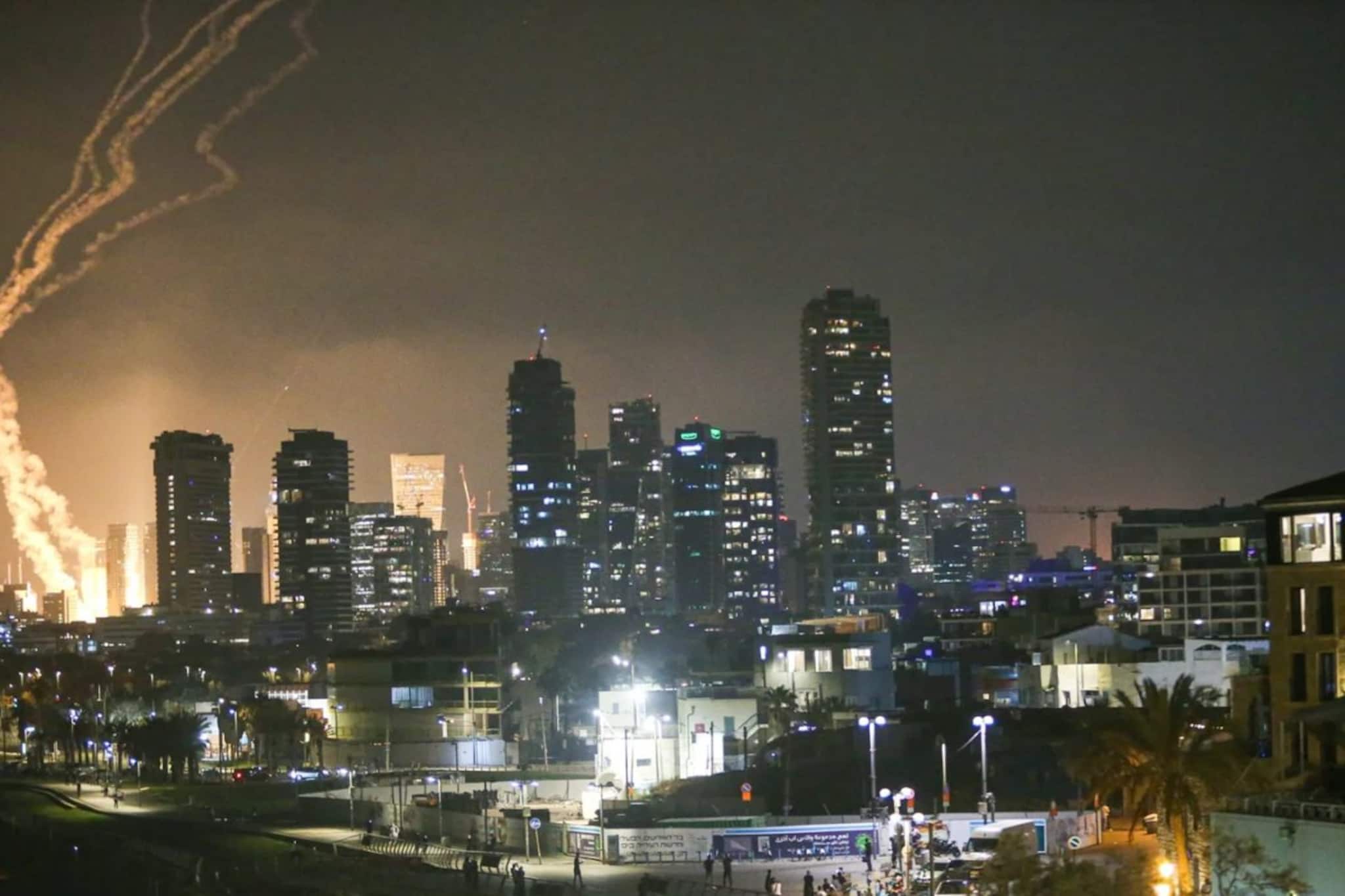 এবার সরাসরি তেল আভিভ! ইরানের ভয়ঙ্কর প্রত্যাঘাত ইজরায়েলে! শেষ ২৪ ঘণ্টায় ২৭ অভিযান